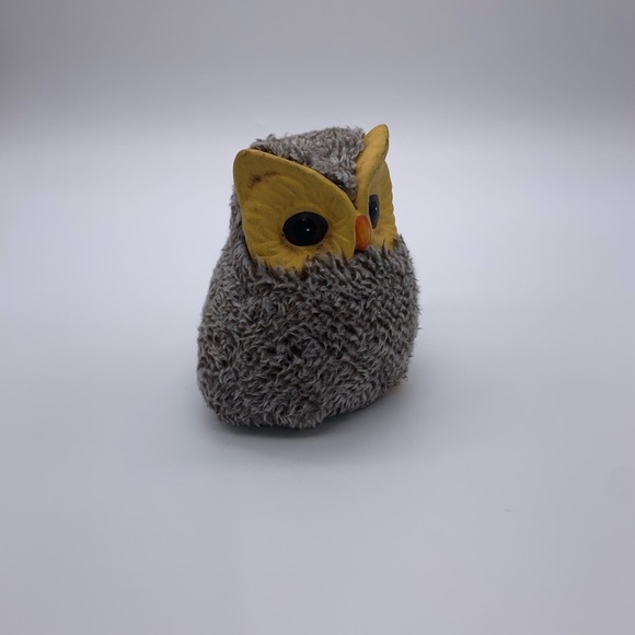 Vintage Kitschy Fuzzy Great Horned Owl Bisque Ceramic Figurine - Picture 1 of 9